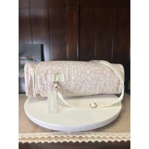 NWT Chicos Snow Leopard Cheetah Print Wine Cooler Bag Insulated Tote